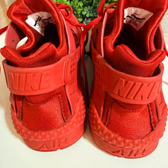 Sneakers - Picture 5 of 5